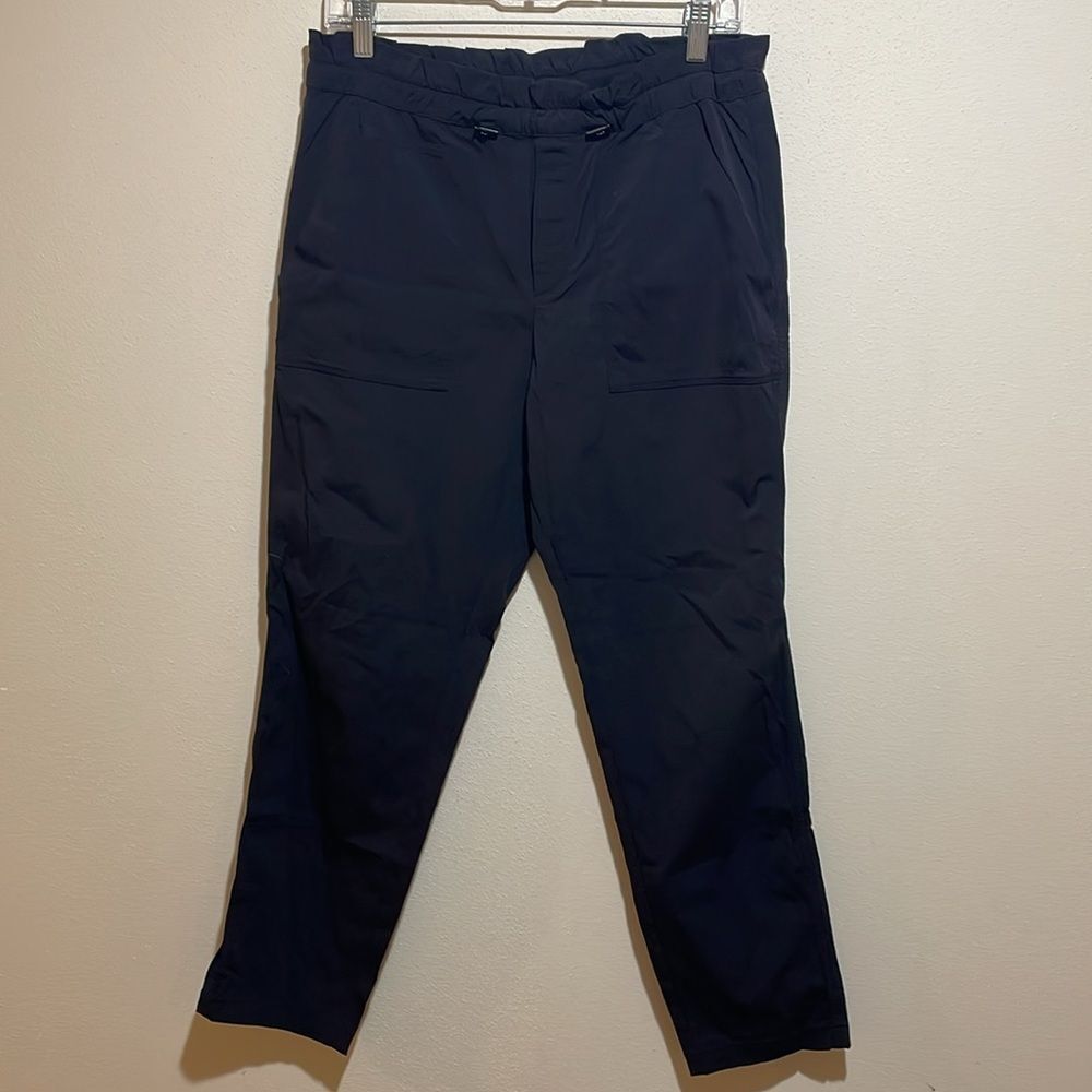 Athleta Trekkie Paper Bag Pants Black Pull On Nylon Hiking Size 6 405927 - Picture 5 of 13